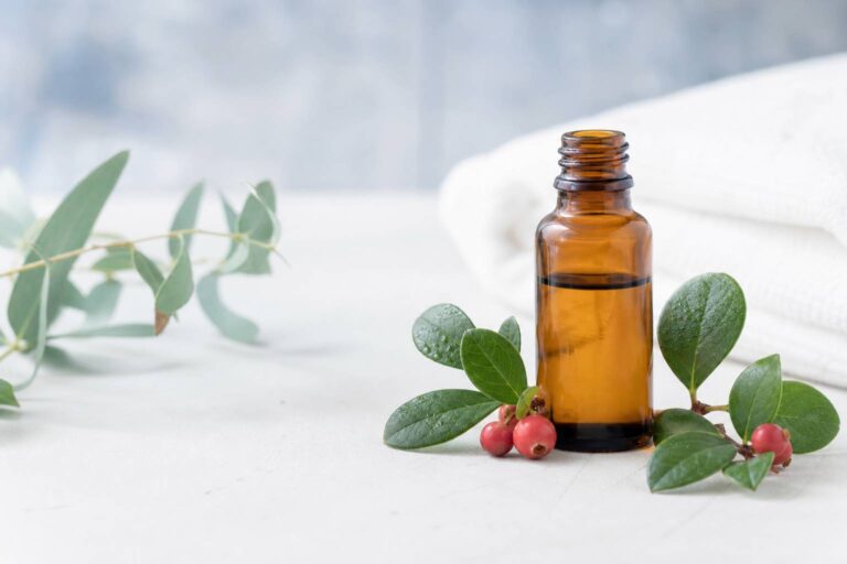 Huile de massage à la gaulthérie : la recette maison anti-douleur
